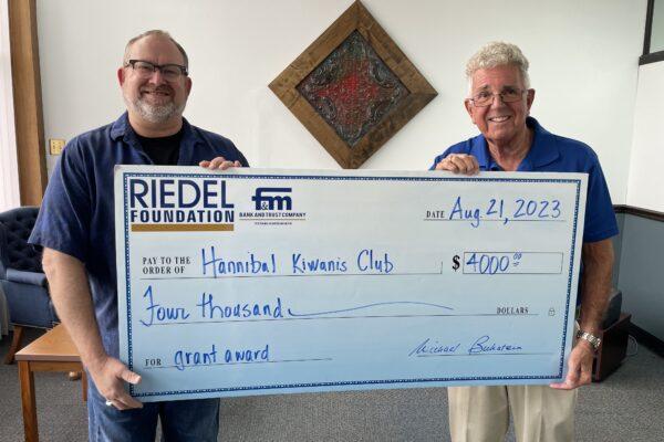 Riedel Foundation Partners with Hannibal Kiwanis Club to Provide Coats and Shoes to Hannibal Children 