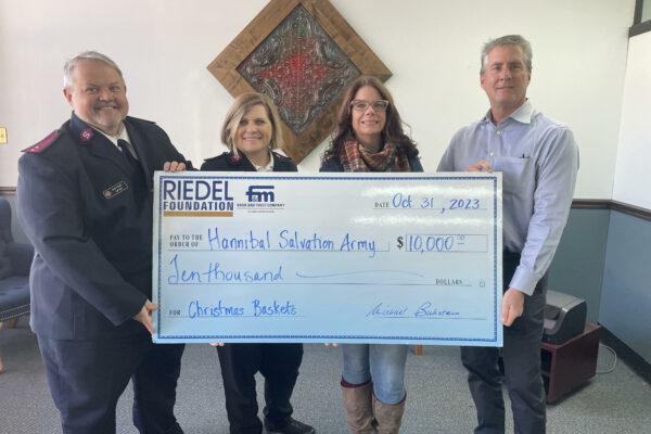 Riedel Foundation Awards $10,000 to Provide Christmas Food Boxes in Hannibal 