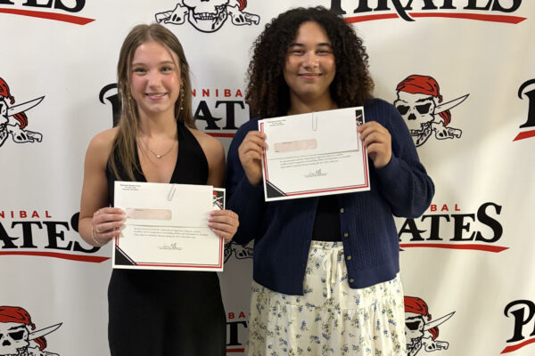 Riedel Foundation Awards $5,000 in Scholarships at Hannibal High School
