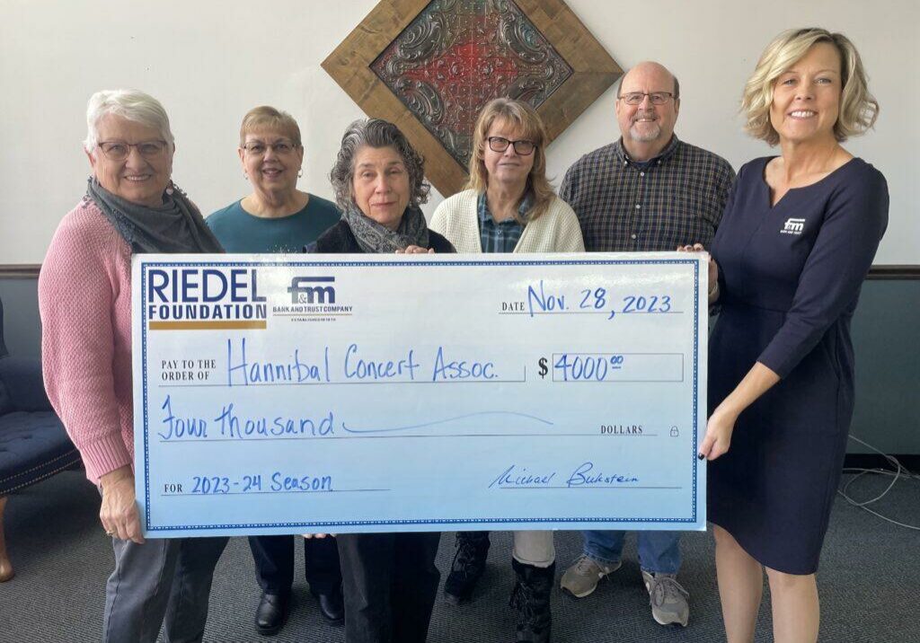 Board members of the Hannibal Concert Association accept a $4,000 grant from the Riedel Foundation. Pictured: Elisabeth Koenig, Kay Ellis, Sara Anton North, Sue Giroux, Mark Eggleston and Riedel Foundation Trustee April Baldwin.
