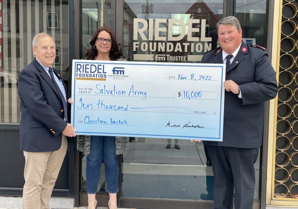 Riedel Foundation Awards $10,000 to Supply Christmas Food Baskets in Hannibal